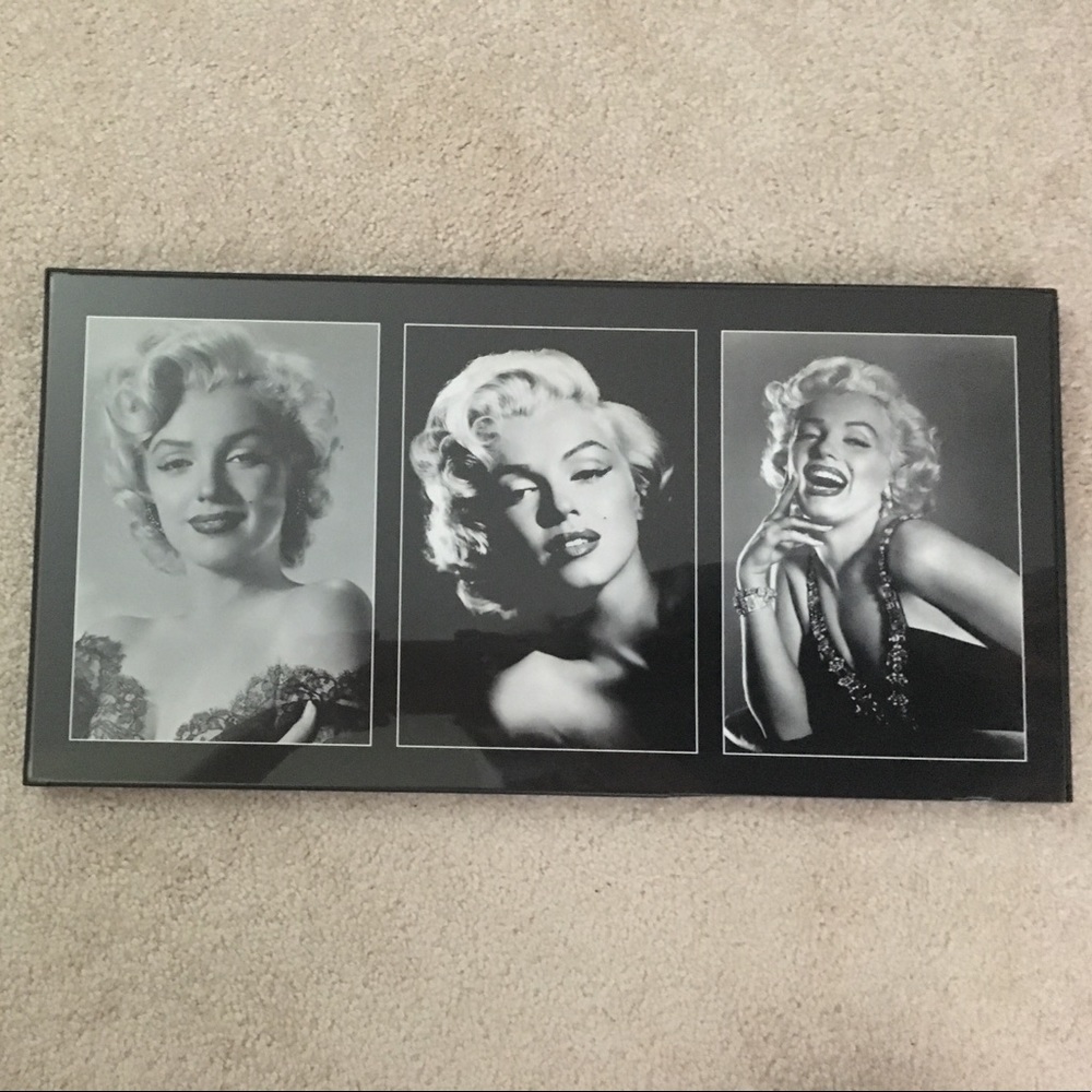 A 3 picture frame of Marilyn Monroe