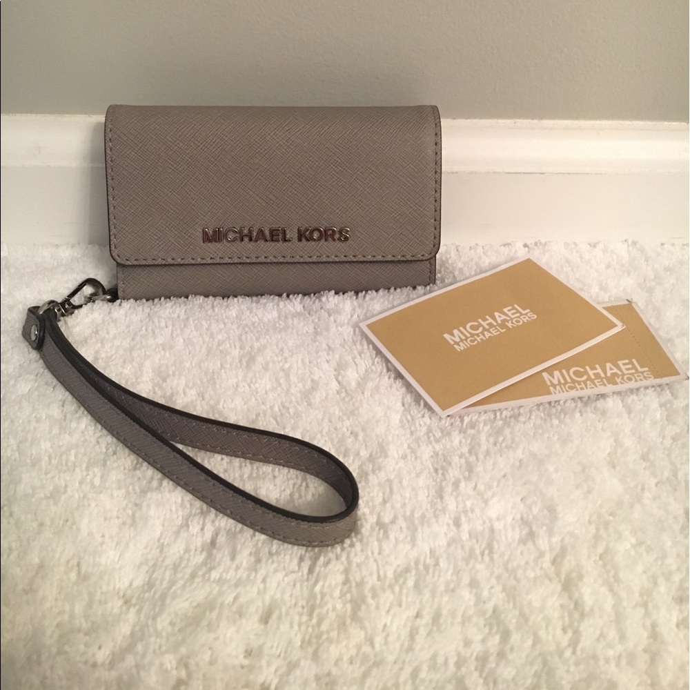 MICHAEL KORS IPHONE WRISTLET