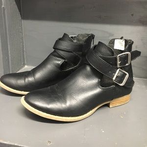 Old Navy Black Faux Leather Booties/Ankle Boots
