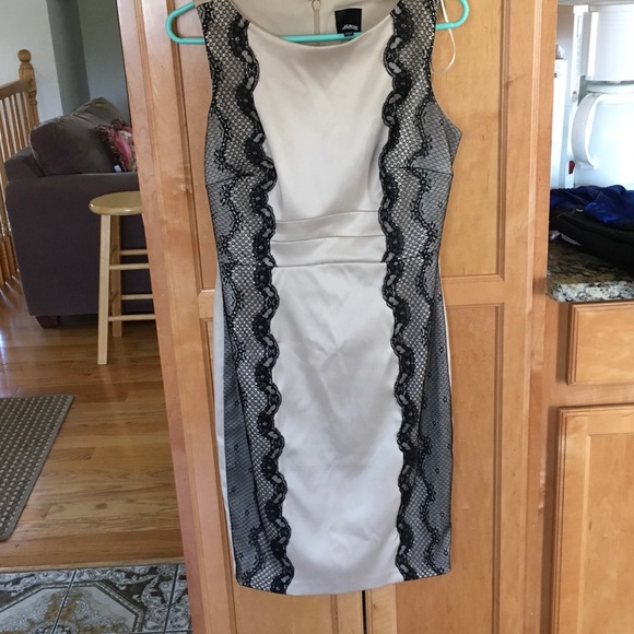 Dress - Picture 3 of 5