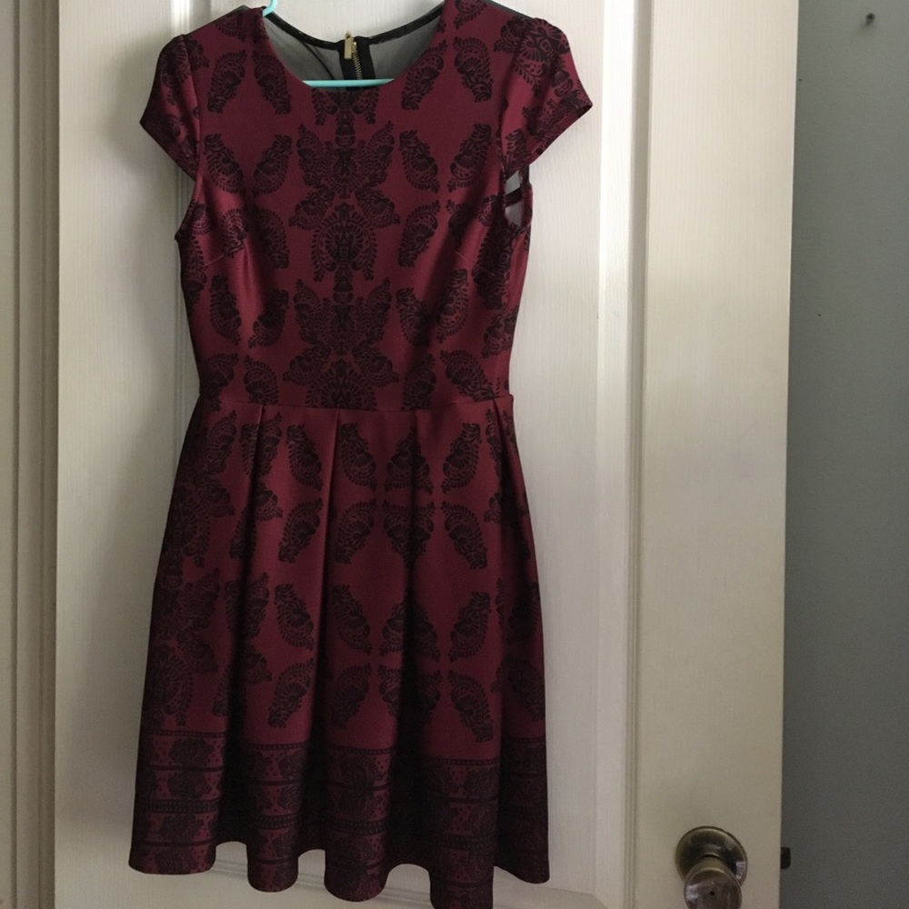 Dress - Picture 1 of 2