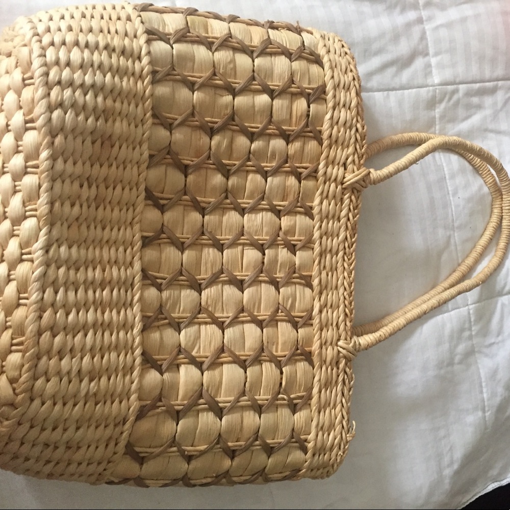 Woven tote