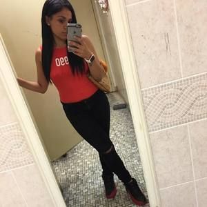 Meet your Posher, Ashley