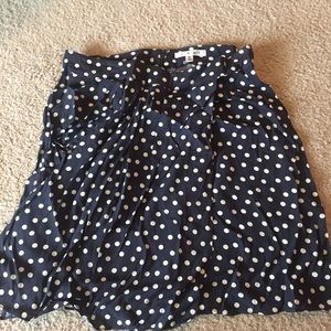 CAbi size 4 flowy mini skirt with pocket!