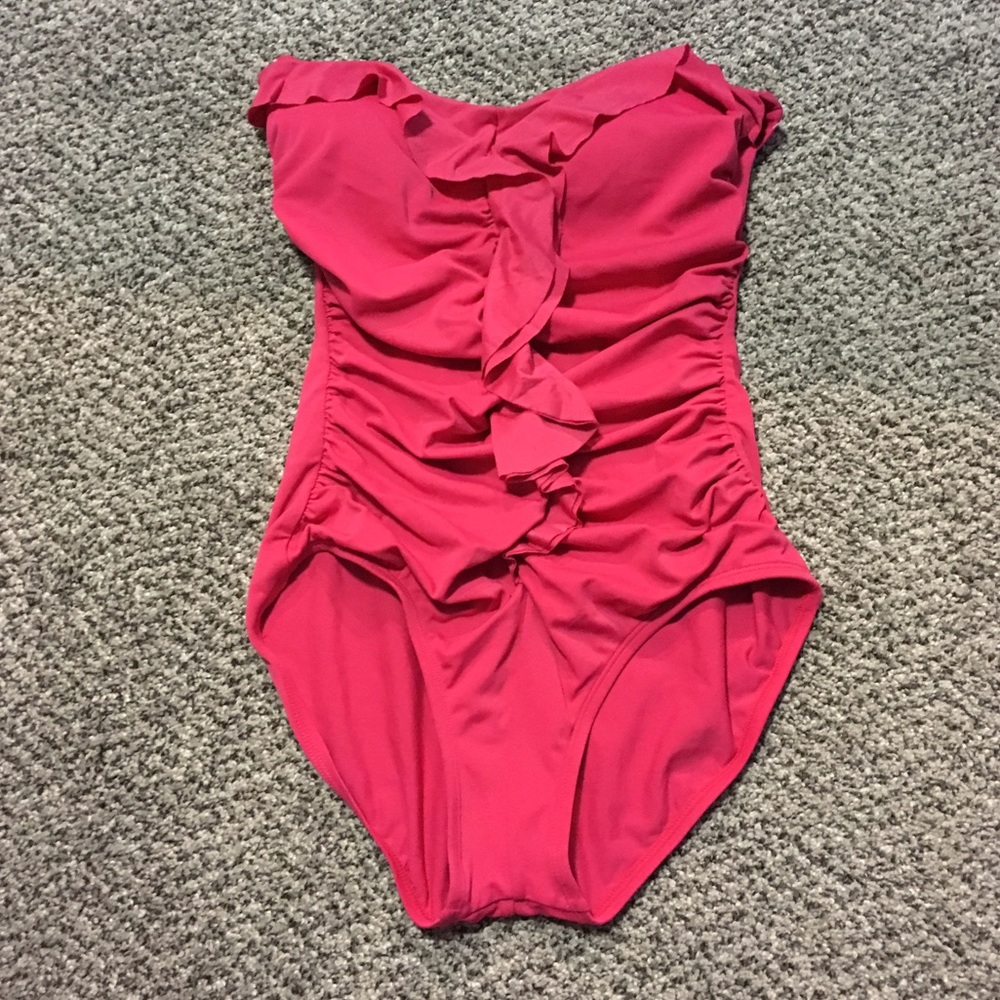 One piece swimming suit