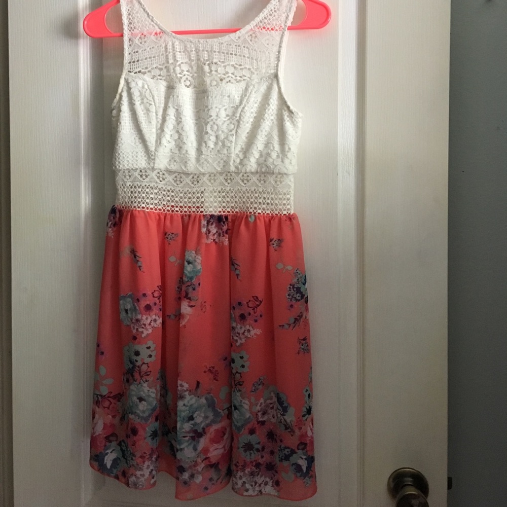 Dress - Picture 1 of 2