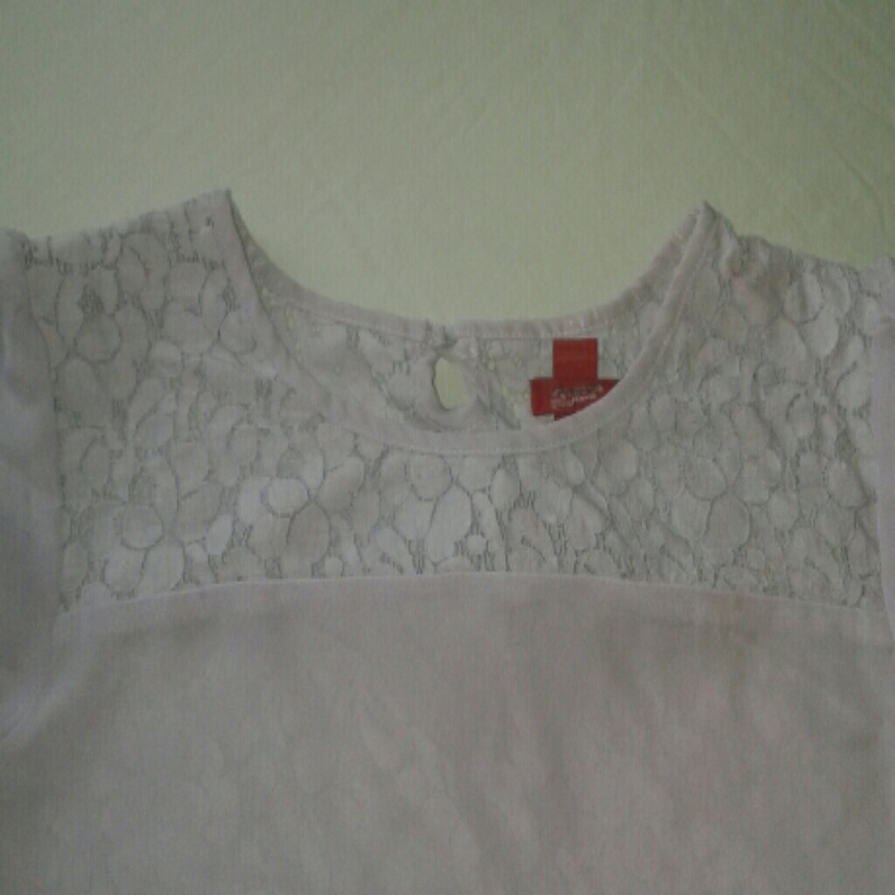 Beautiful Blouse - Picture 5 of 5