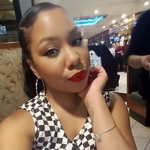 Meet your Posher, Michaelle