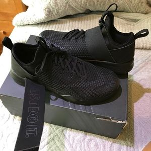 NEW Nike Air Zoom Strong Black 8