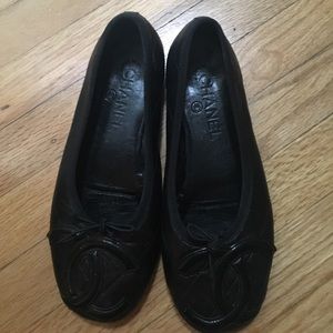 Chanel leather quilted flats