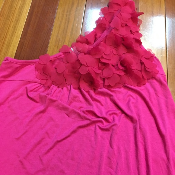 Pink floral tee, one shoulder! Adorable! - Picture 4 of 4