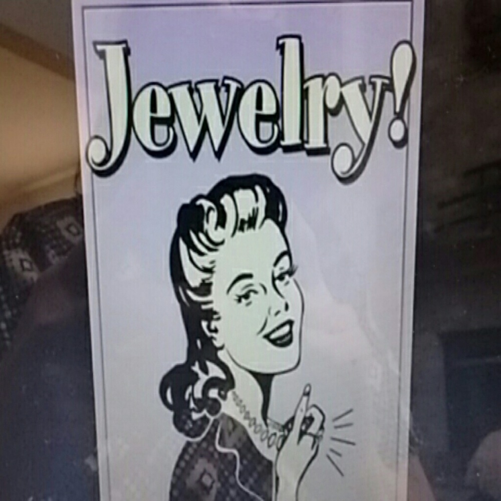 Jewelry And Accessories - Picture 1 of 1