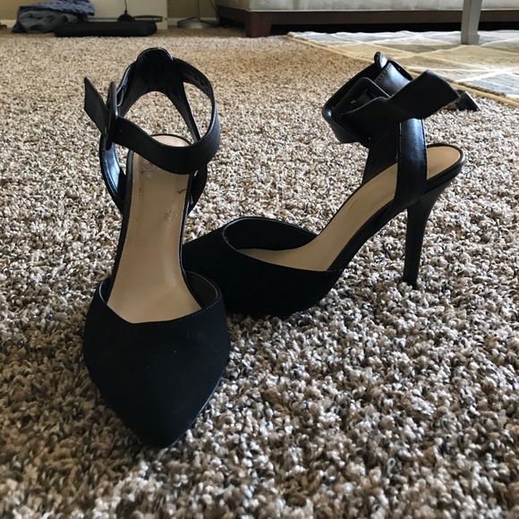Heels - Picture 2 of 3