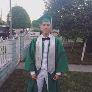 Meet your Posher, Moises