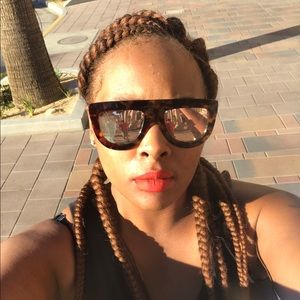 Meet your Posher, Latoya