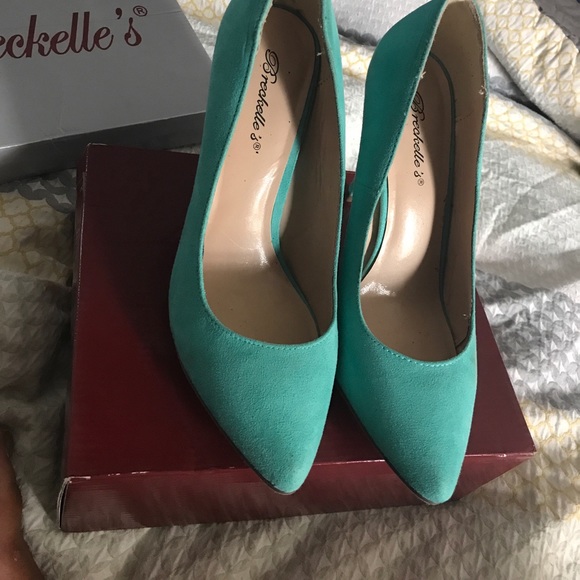 Mint suede pumps - Picture 2 of 3