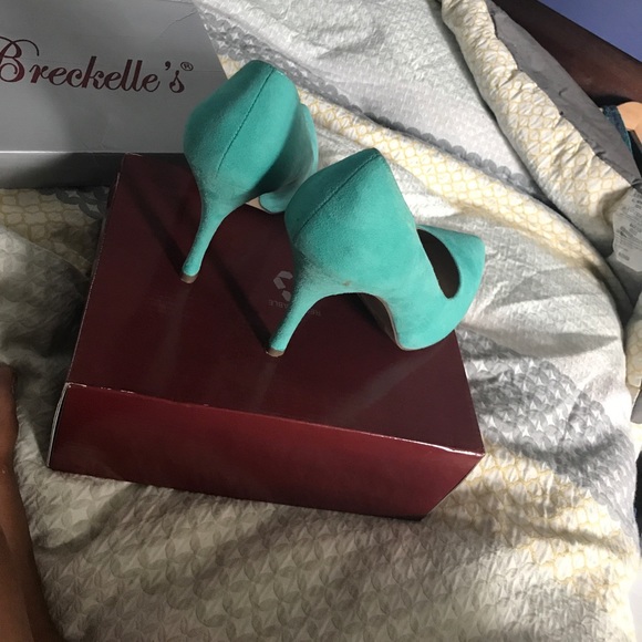 Mint suede pumps - Picture 3 of 3