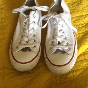 White converse Chuck Taylors