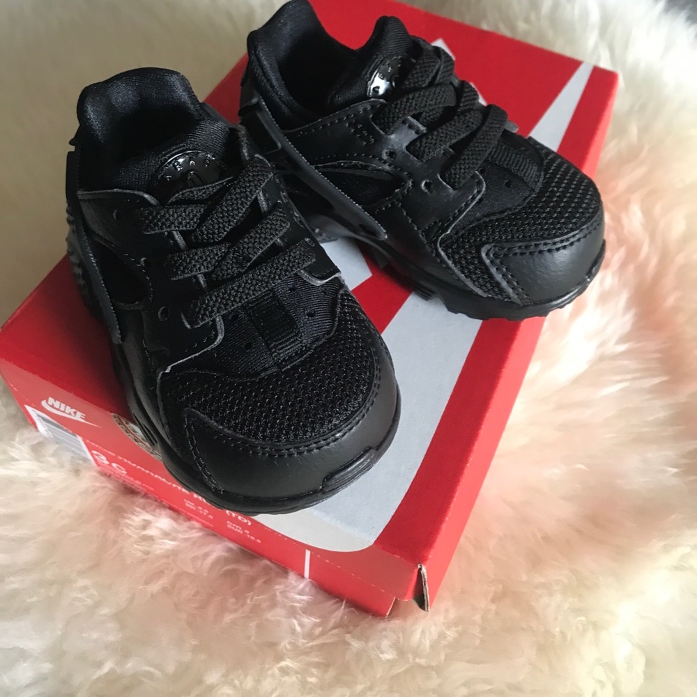 Black huarache