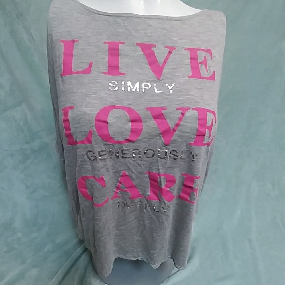 Bat wing beautiful tee