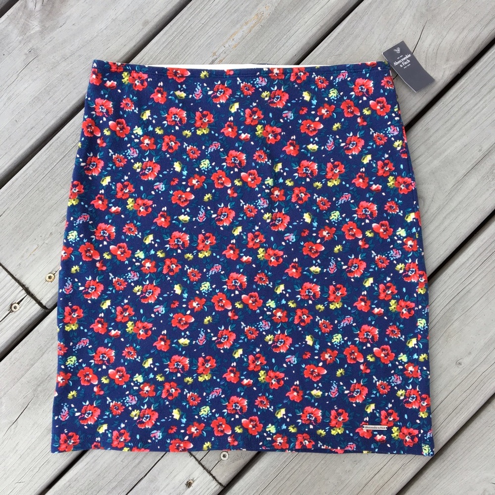 NWT Abercrombie & Fitch Stretch Floral Skirt Sz M