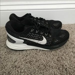 Nike Lunarlon tennis shoes