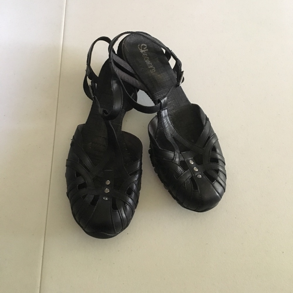 T strap summer shoes