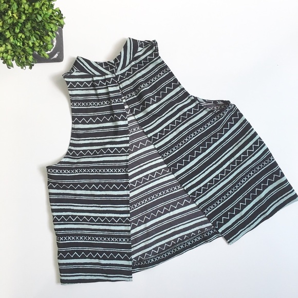 BCBGENERATION Tribal Festival Top - Picture 2 of 5