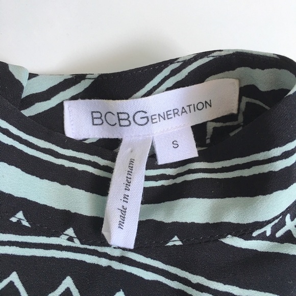 BCBGENERATION Tribal Festival Top - Picture 4 of 5