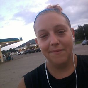 Meet your Posher, Lora