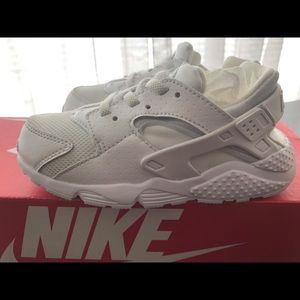Kids athletic shoes