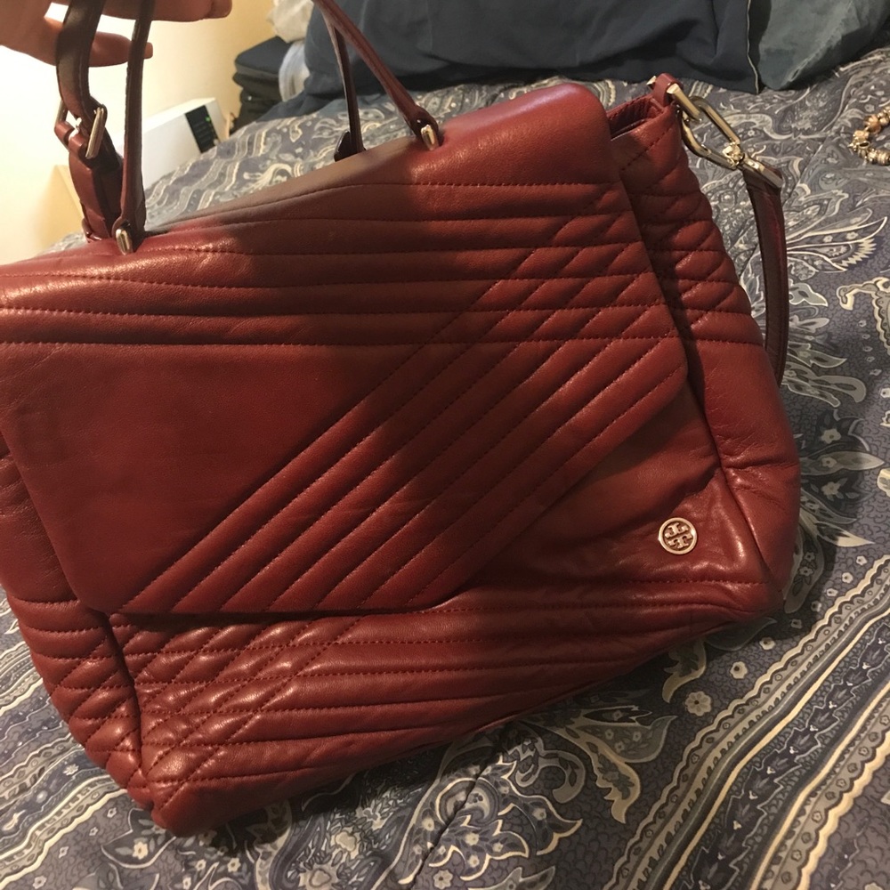 Tory burch quilted crossbody burgundy