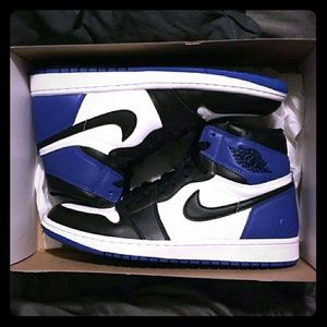 Royal blue 1s