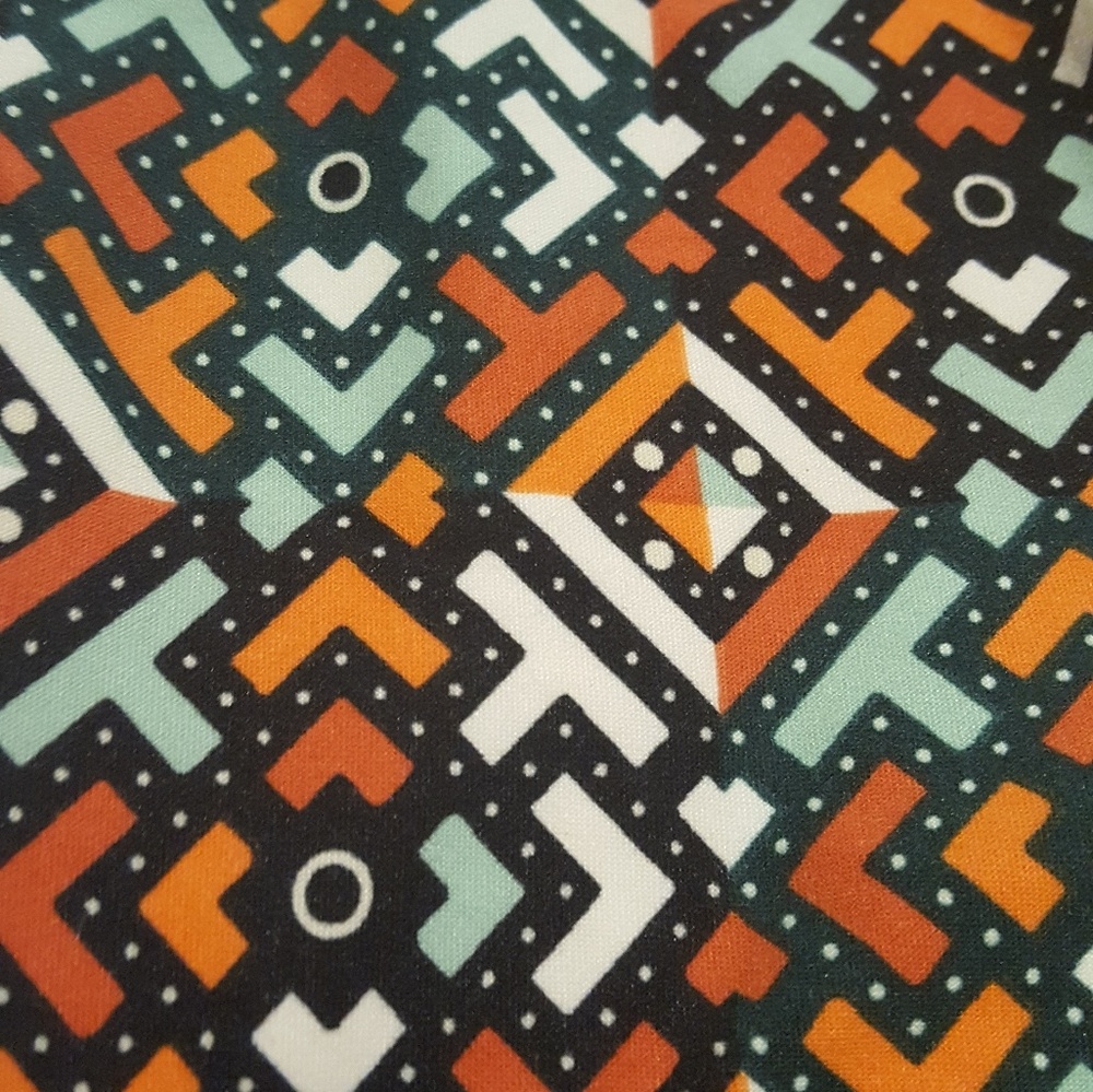 LuLaRoe Tall and Curvy Leggings