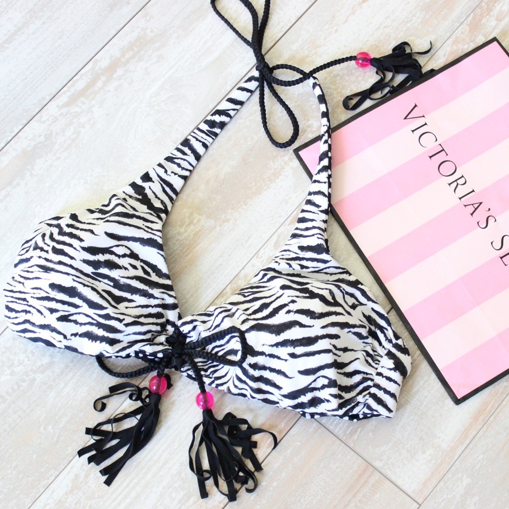 VICTORIA SECRET REVERSIBLE BIKINI TOP💕 - Picture 2 of 4