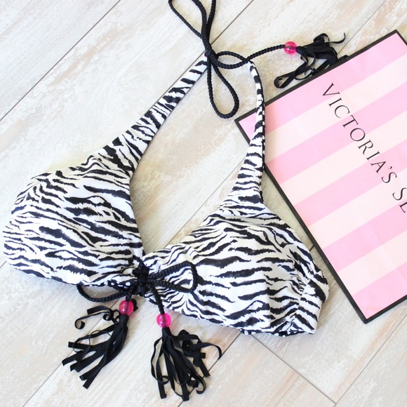 VICTORIA SECRET REVERSIBLE BIKINI TOP💕 - Picture 2 of 4