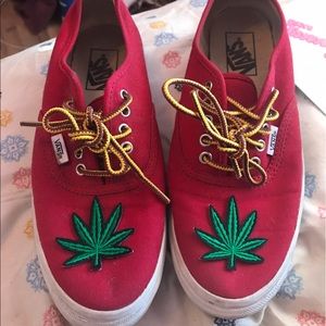 Weed shoes