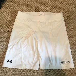 UNWORN Under Armour compression shorts