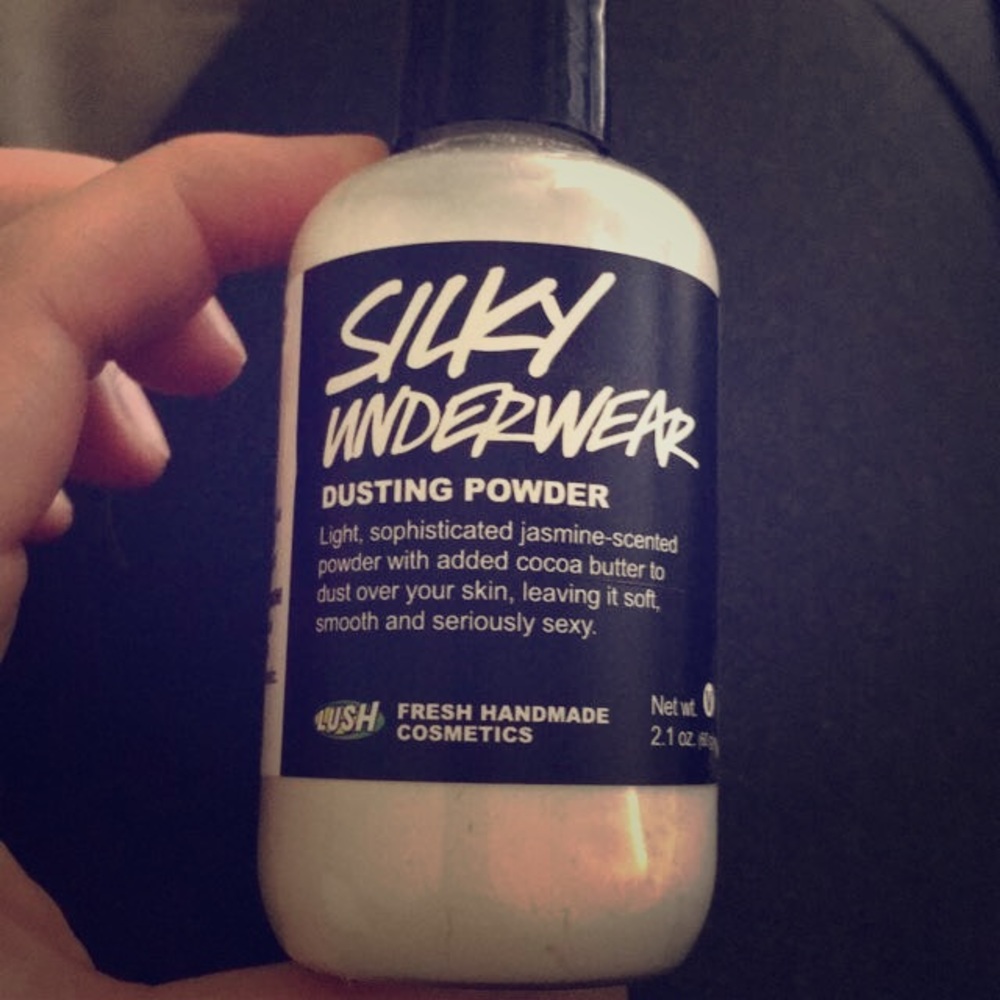 FREE 💄SALE LUSH DUSTING POWDER