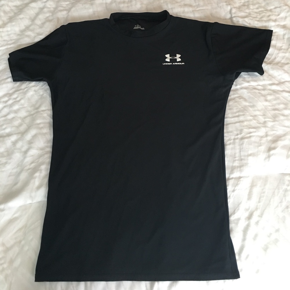 UNDER ARMOUR | Black Tee
