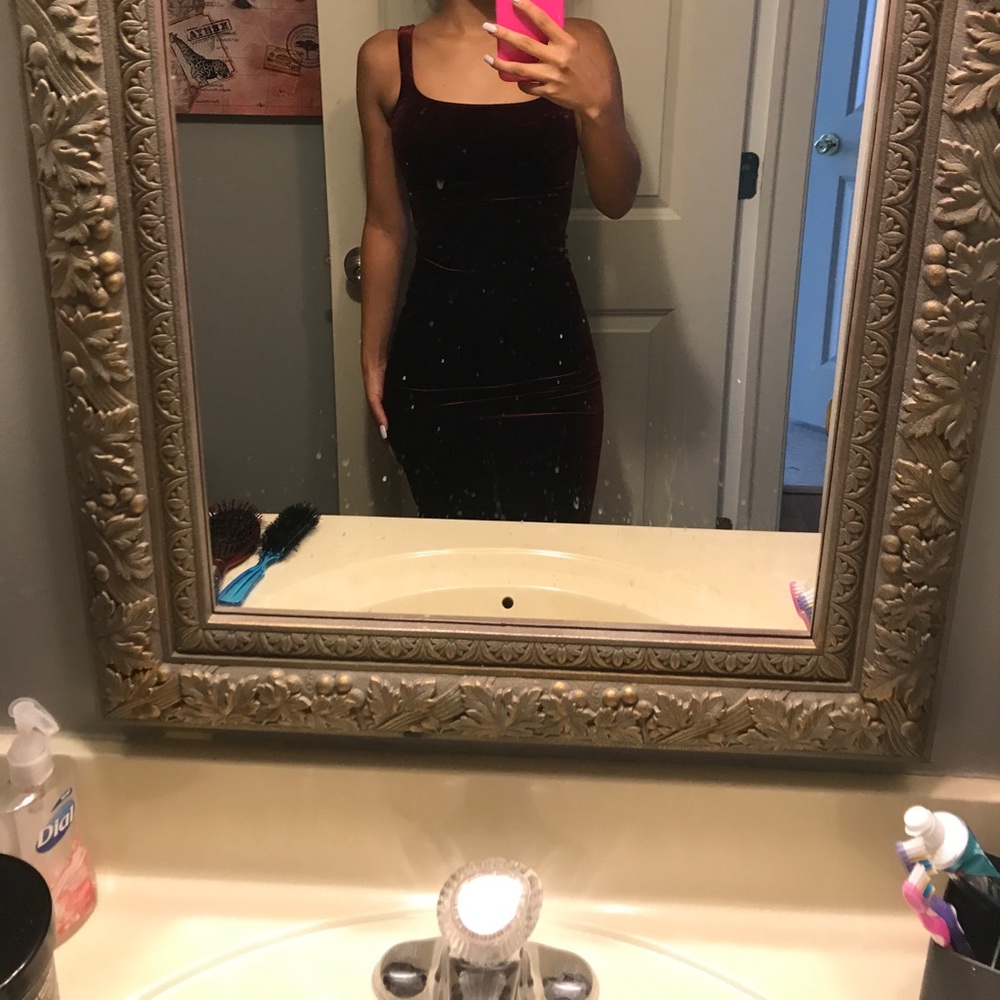 Burgundy velvet fitted dress