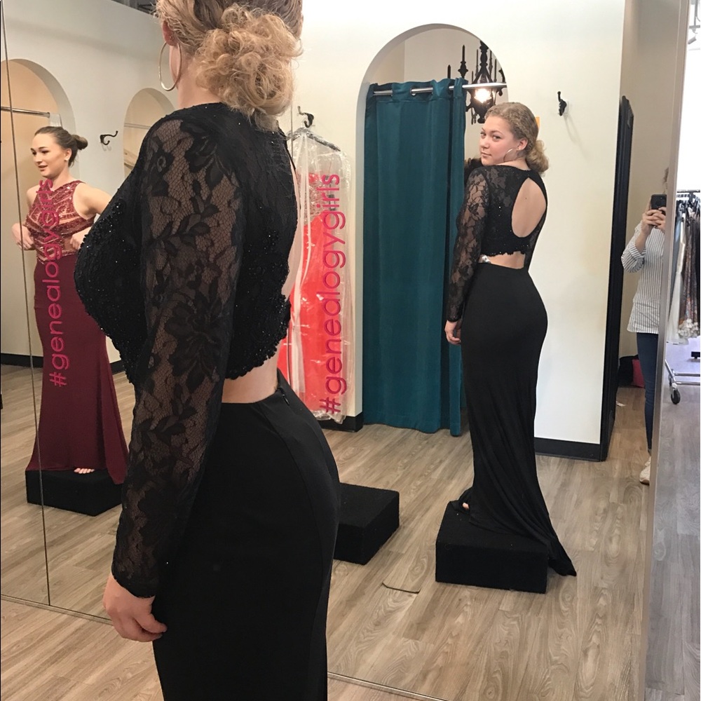 Prom Dress - Picture 2 of 6