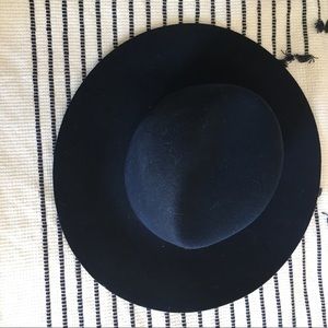 Navy wide brimmed hat