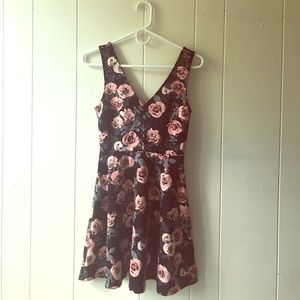 Sleeveless Black Rose V Line Flared Dress
