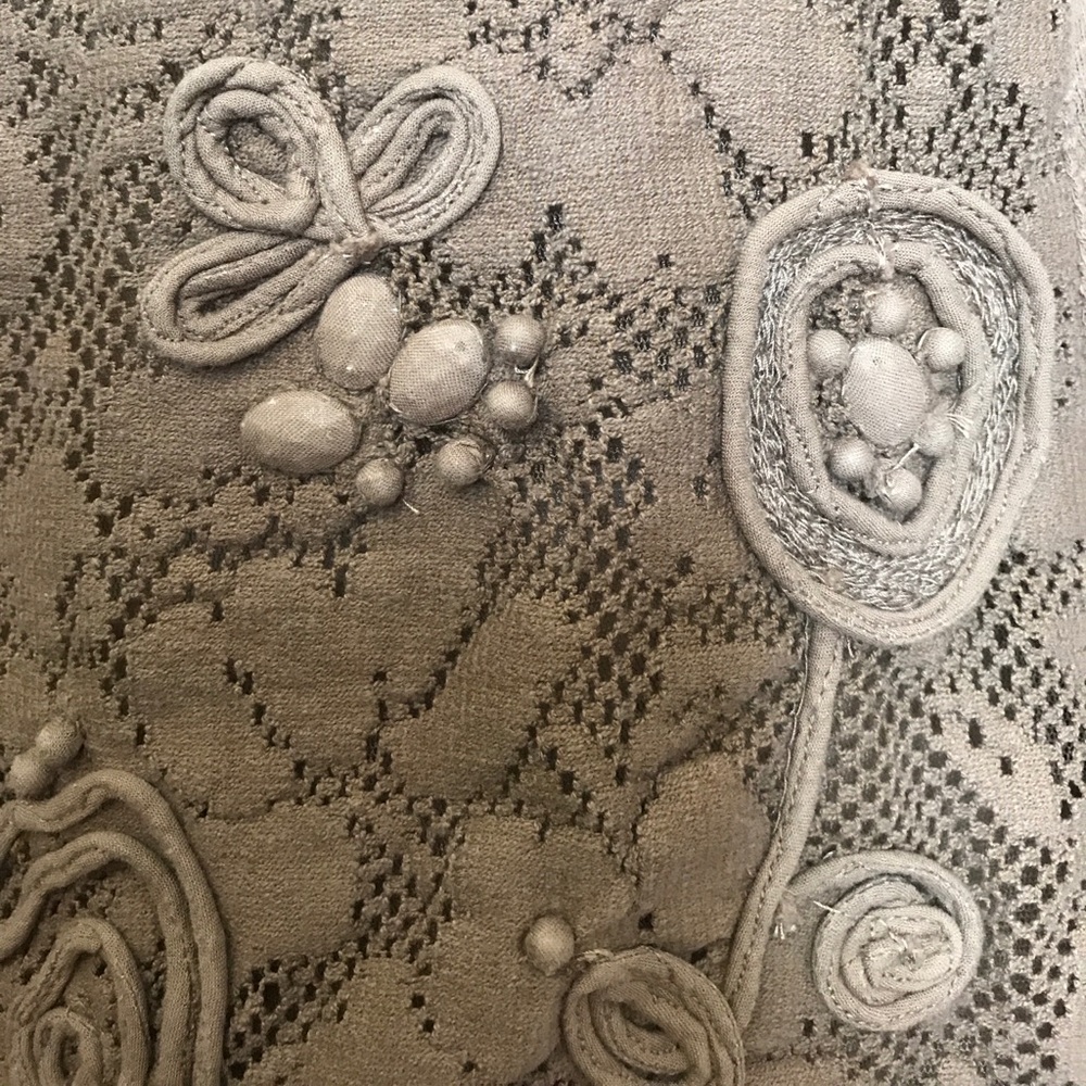 Tops - Picture 3 of 4