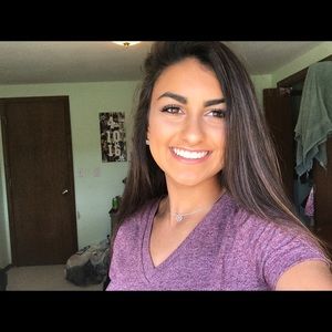 Meet your Posher, Alexis