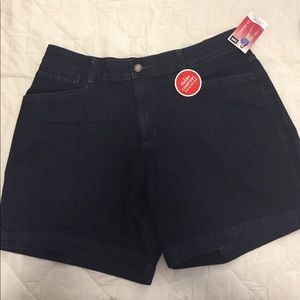 Lee Comfort Fit denim shorts