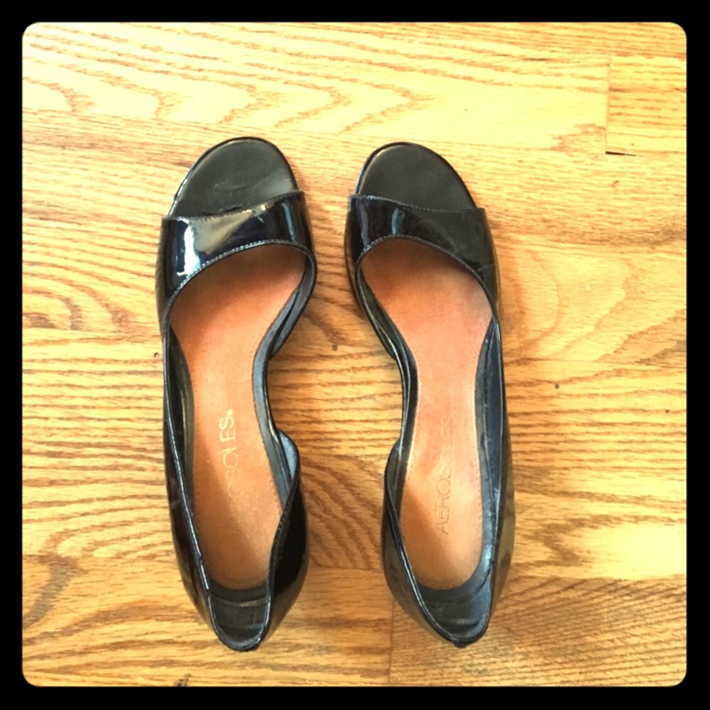👠 Comfy shiny black patent low heel 👠
