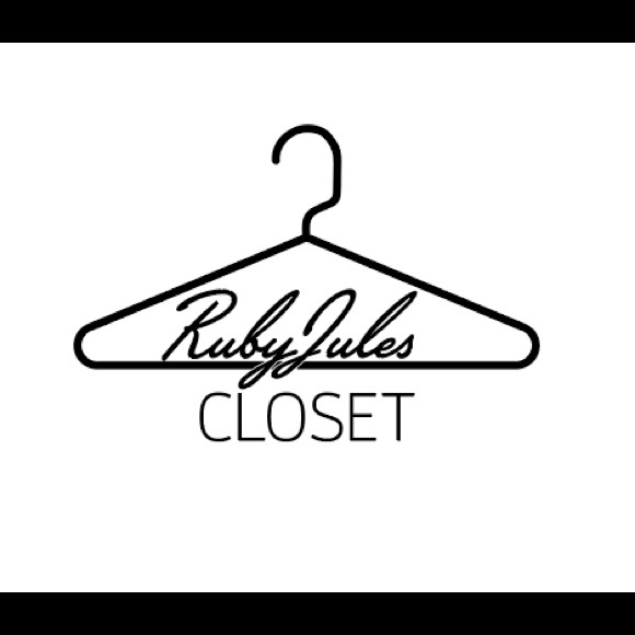 Meet your Posher, Julia - Picture 2 of 3