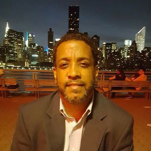 Meet your Posher, Lawrence